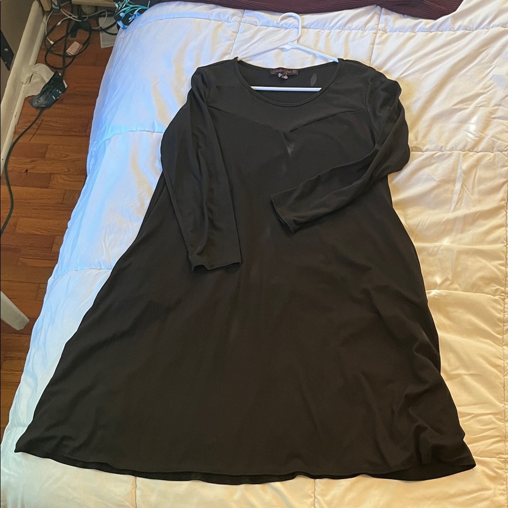 Chic Long Sleeve Black Flowy Dress with Pockets